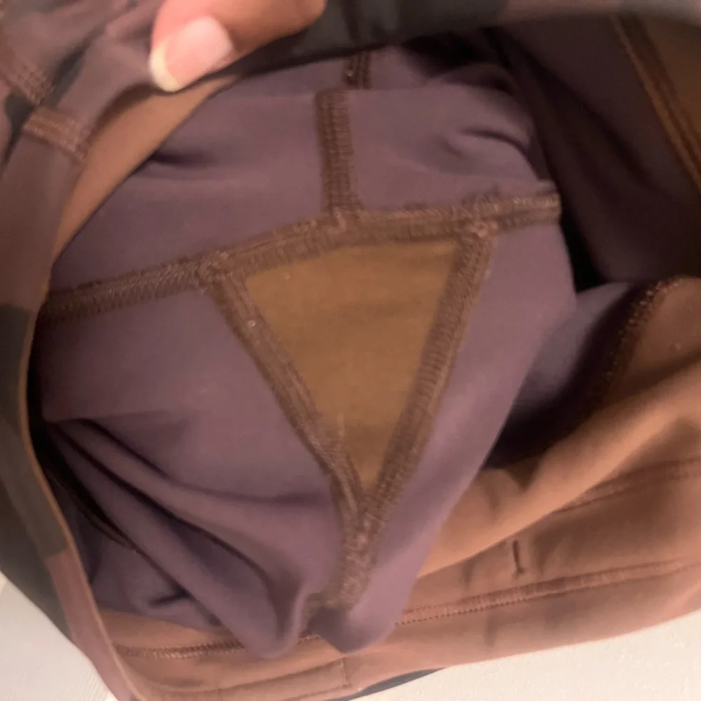 🍋 LIKE NEW Lululemon Invigorate HR Crop 23" - Camo Brown Earth Multi - Sz 8 - Picture 9 of 16